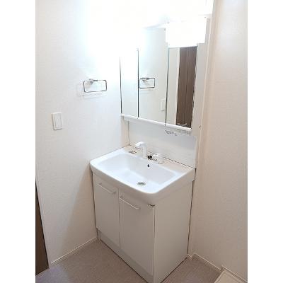ラ・シルフィード 205【管理NO：1-027342101-02050】 ★家具家電は申し込み後に搬入します★の物件画像