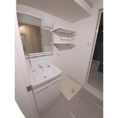 Ｏｆｆｉｎｇ　Ⅱ 101【管理NO：1-027192601-01010】 ★家具家電は申し込み後に搬入します★の物件画像