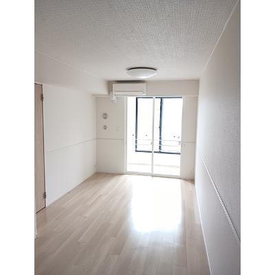 シークルー 102【管理NO：1-027496501-01020】 ★家具家電は申し込み後に搬入します★の物件画像