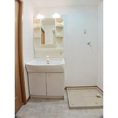 グランドハイツ深川 305【管理NO：1-011267301-03050】 ★家具家電は申し込み後に搬入します★の物件画像