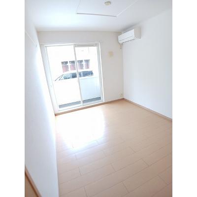 シェトラーゼ 102【管理NO：1-015476101-01020】 ★家具家電は申し込み後に搬入します★の物件画像