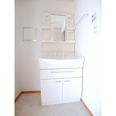 ヴィラ　カリーノ 202【管理NO：1-014814301-02020】 ★家具家電は申し込み後に搬入します★の物件画像