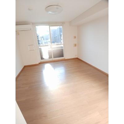 フィオーレＡ 102【管理NO：1-013449301-01020】 ★家具家電は申し込み後に搬入します★の物件画像