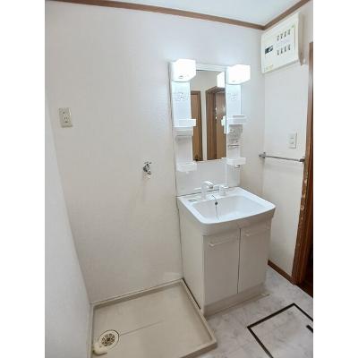 グリーンキャッスル 101【管理NO：1-009390501-01010】 ★家具家電は申し込み後に搬入します★の物件画像