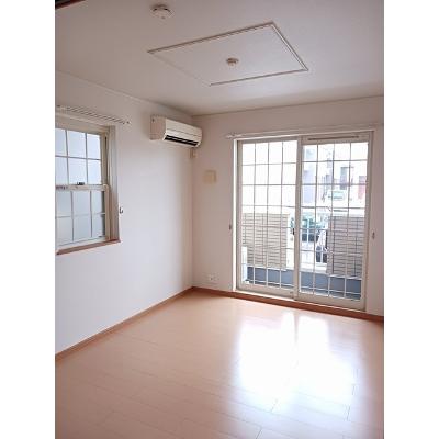 シュトラール　Ⅰ 101【管理NO：1-014303601-01010】 ★家具家電は申し込み後に搬入します★の物件画像