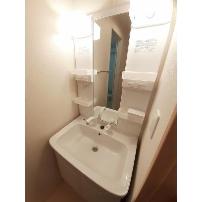 ラ・ルナ　Ⅱ 101【管理NO：1-019061002-01010】 ★家具家電は申し込み後に搬入しますの物件画像
