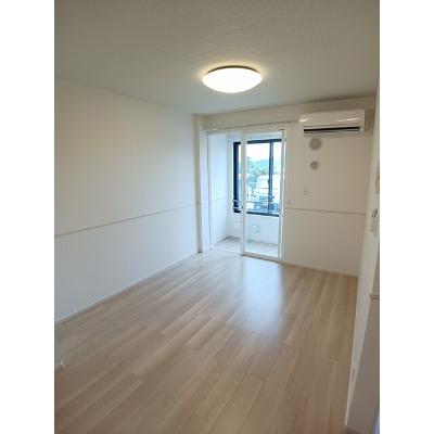 シュバルツハウス防府 102【管理NO：1-028134801-01020】 ★家具家電は申し込み後に搬入します★の物件画像