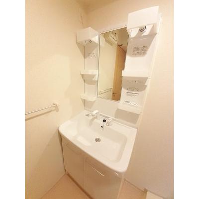 ＢＥＳＴ　ＨＯＵＳＥ　Ⅲ　Ｂ 102【管理NO：1-020423202-01020】 ★家具家電は申し込み後に搬入します★の物件画像