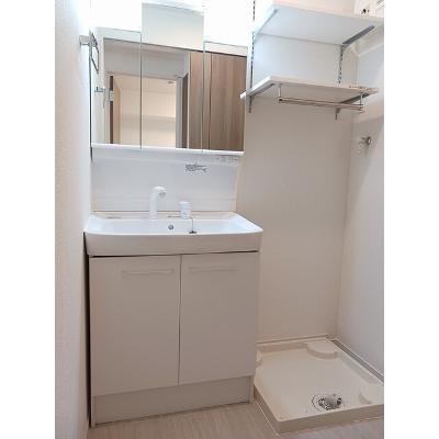 リコリス・アズ 105【管理NO：1-027249701-01040】 ★家具家電は申し込み後に搬入しますの物件画像