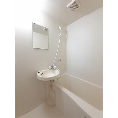 リトルコア 402【管理NO：1-006598801-04020】 ★家具家電は申し込み後に搬入します★の物件画像