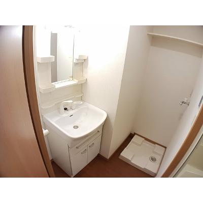 レトロヴィラⅠ 105【管理NO：1-014219501-01040】 ★家具家電は申し込み後に搬入しますの物件画像