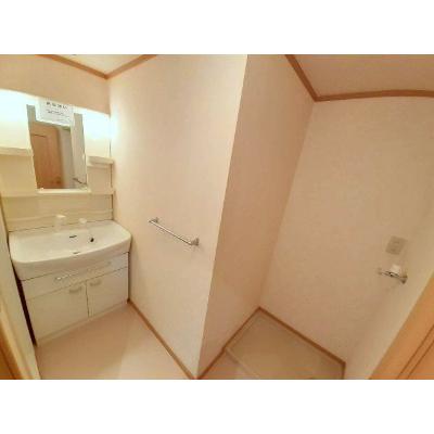 クリスマスローズⅢ 102【管理NO：1-012719602-01020】 ★家具家電は申し込み後に搬入します★の物件画像