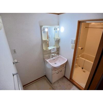 フィオーレ長行西 105【管理NO：1-012227501-01040】 ★家具家電は申し込み後に搬入します★の物件画像