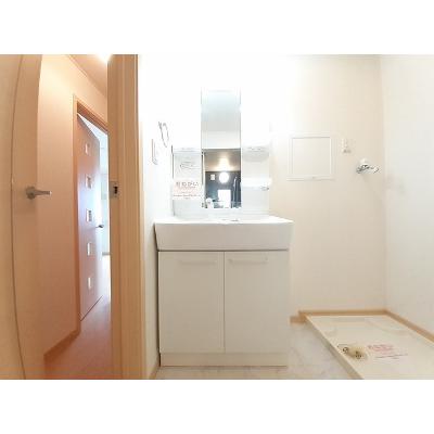 フィオーレ 203【管理NO：1-015946401-02030】 ★家具家電は申し込み後に搬入します★の物件画像