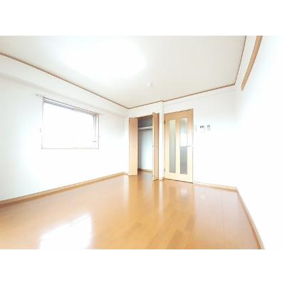 グランド・コスモ 910【管理NO：1-013784901-09080】 ★家具家電は申し込み後に搬入します★の物件画像