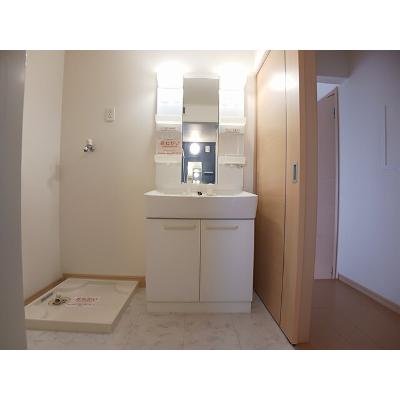 グラースシャルマン 201【管理NO：1-016115601-02010】 ★家具家電は申し込み後に搬入しますの物件画像