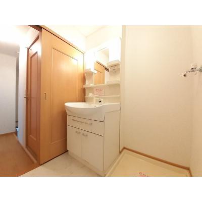 アルベロ 205【管理NO：1-014436301-02040】 ★家具家電は申し込み後に搬入します★の物件画像