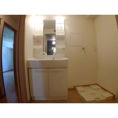 グローヴ・ガーデンＣ 203【管理NO：1-015068203-02030】 ★家具家電は申し込み後に搬入します★の物件画像