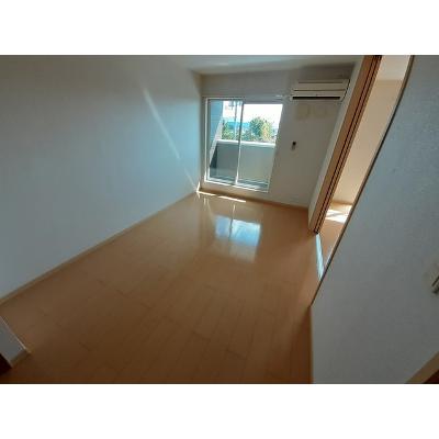プリズム　ウィンド 203【管理NO：1-016472701-02030】 ★家具家電は申し込み後に搬入します★の物件画像