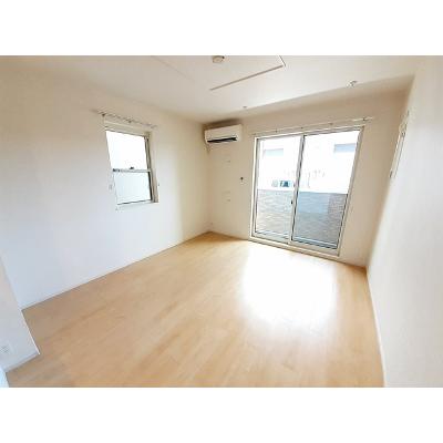 グランドウ－ル　Ⅲ 103【管理NO：1-023800003-01030】 ★家具家電は申し込み後に搬入します★の物件画像