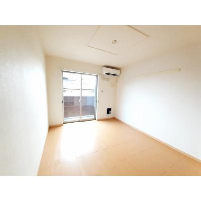 オレベアート 102【管理NO：1-019561701-01020】 ★家具家電は申し込み後に搬入します★の物件画像