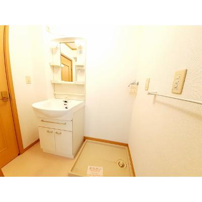 ラパヌイＢ 202【管理NO：1-012522902-02020】 ★家具家電は申し込み後に搬入します★の物件画像