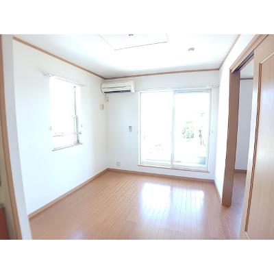 ブルーベリー・ガーデンＢ 203【管理NO：1-013391402-02030】 ★家具家電は申し込み後に搬入します★の物件画像