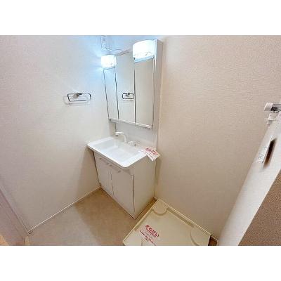 エイトリバー　Ｂ 103【管理NO：1-027755602-01030】 ★家具家電は申し込み後に搬入します★の物件画像