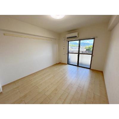 ルイシャトレ鏡 305【管理NO：1-018759501-03050】 ★家具家電は申し込み後に搬入しますの物件画像