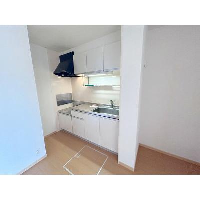 ローズマリー　Ⅲ 102【管理NO：1-016628503-01020】 ★家具家電は申し込み後に搬入します★の物件画像