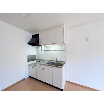 コモドポスト 201【管理NO：1-014800101-02010】 ★家具家電は申し込み後に搬入します★の物件画像
