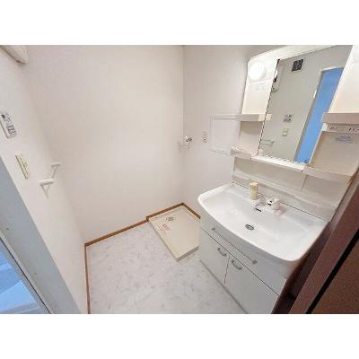 コモドポスト 201【管理NO：1-014800101-02010】 ★家具家電は申し込み後に搬入します★の物件画像