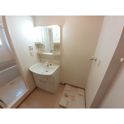 フィオーレビラ 101【管理NO：1-014996701-01010】 2026年07月下旬入居可能の物件画像