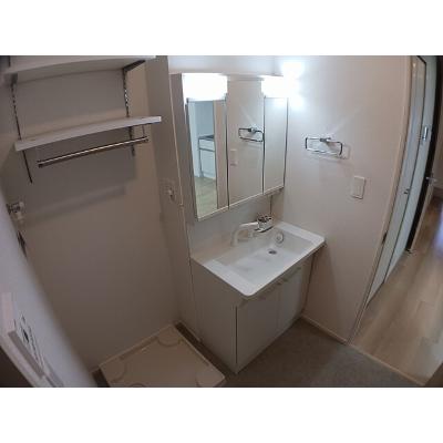 プラシードヒル　Ⅹ 102【管理NO：1-028107802-01020】 ★家具家電は申し込み後に搬入します★の物件画像