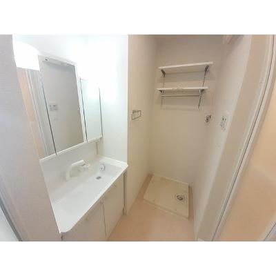 ヴィトーリア 103【管理NO：1-027032001-01030】 ★家具家電は申し込み後に搬入します★の物件画像