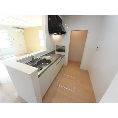 エス・エル・シー宮小路 101【管理NO：1-021249901-01010】 ★家具家電は申し込み後に搬入します★の物件画像