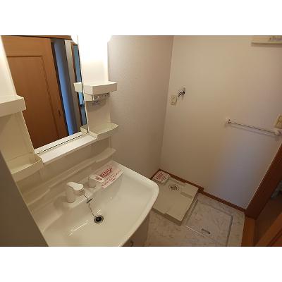 ノーブル 202【管理NO：1-015249101-02020】 ★家具家電は申し込み後に搬入します★の物件画像
