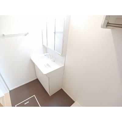 サンフォレスト川良 203【管理NO：1-024301801-02030】 ★家具家電は申し込み後に搬入します★の物件画像