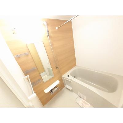 イラーレ 104【管理NO：1-023826001-01040】 ★家具家電は申し込み後に搬入します★の物件画像