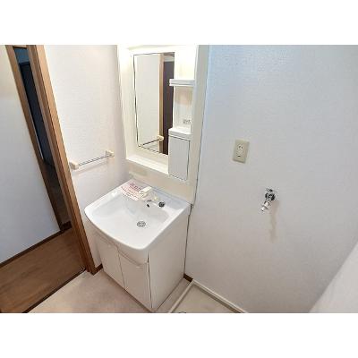 リバーサイド　アイ 203【管理NO：1-010219801-02030】 ★家具家電は申し込み後に搬入します★の物件画像