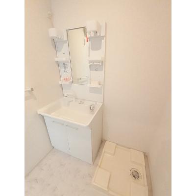 ストロベリー　フィールズＢ 203【管理NO：1-021832402-02030】 ★家具家電は申し込み後に搬入しますの物件画像