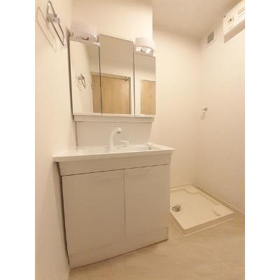 サングレープⅡ 102【管理NO：1-026229102-01020】 ★家具家電は申し込み後に搬入します★の物件画像