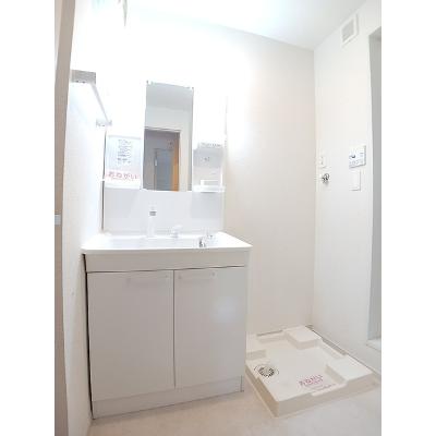 グレイス・ベル　Ⅱ 102【管理NO：1-023015802-01020】 ★家具家電は申し込み後に搬入しますの物件画像
