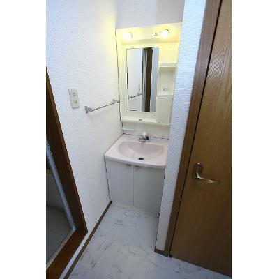フロール 201【管理NO：1-010062001-02010】 2026年07月下旬入居可能の物件画像