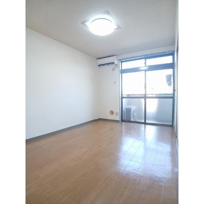 サンハイツ三潴 204【管理NO：1-004567201-02040】 ★家具家電は申し込み後に搬入します★の物件画像