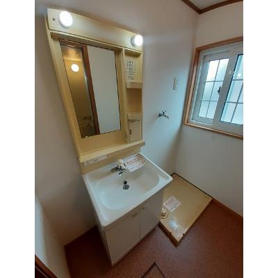 スターリースカイ 102【管理NO：1-007634101-01020】 ★家具家電は申し込み後に搬入します★の物件画像