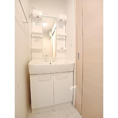 プリムローズ 101【管理NO：1-018105801-01010】 ★家具家電は申し込み後に搬入します★の物件画像