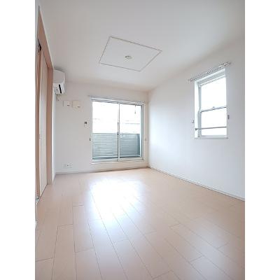 カーサ　フェリーチェⅢ 201【管理NO：1-018066203-02010】 ★家具家電は申し込み後に搬入します★の物件画像