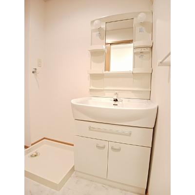 アヴニール　Ⅱ 101【管理NO：1-013722002-01010】 ★家具家電は申し込み後に搬入します★の物件画像