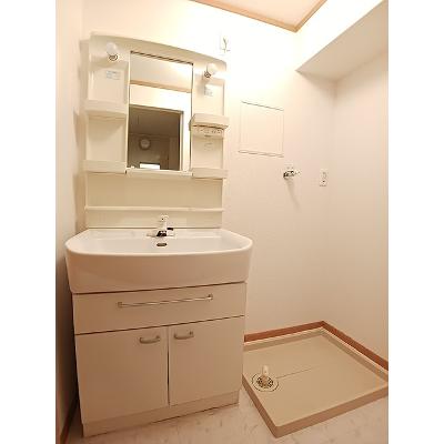 アルハンブラ二番館 203【管理NO：1-013005702-02030】 ★家具家電は申し込み後に搬入します★の物件画像